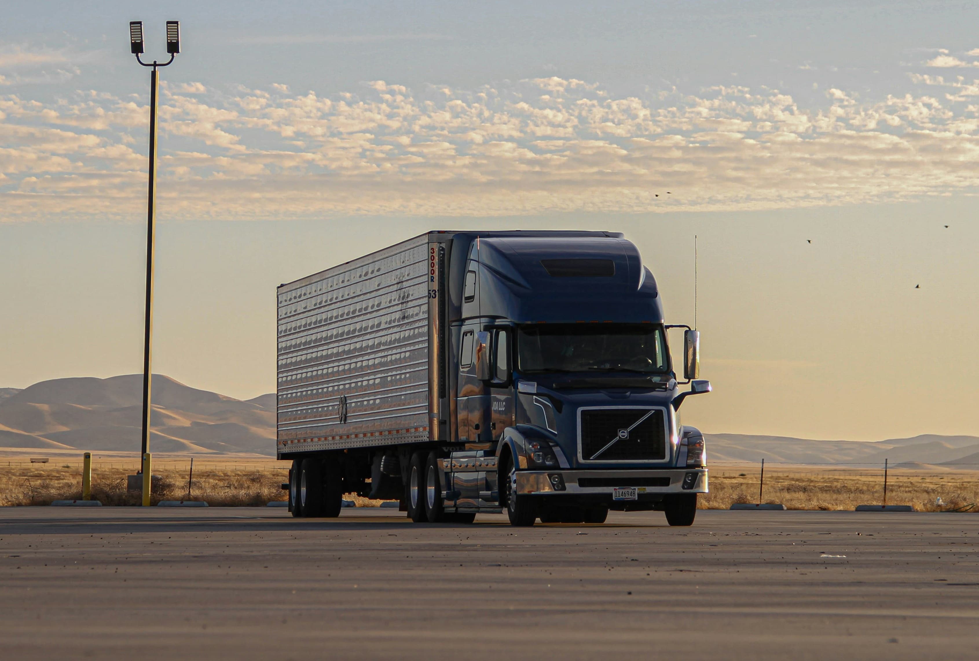 LTL (Less-Than-Truckload)